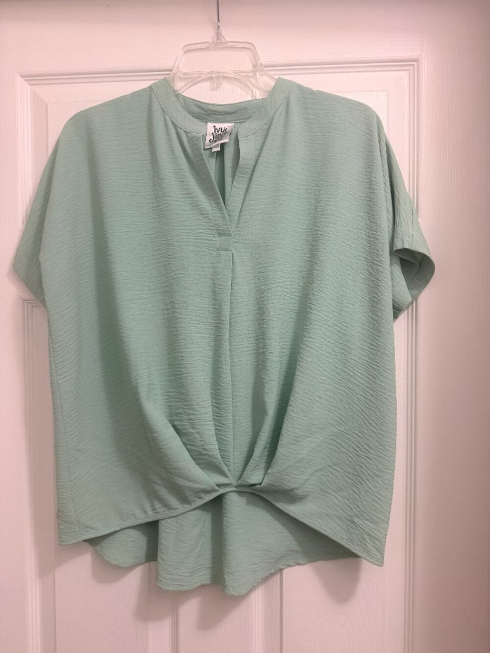 Ive Jane Banded Bottom Popover top in Mint Sz XS